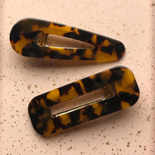 Load image into Gallery viewer, Classic Tortoiseshell Hair Clips 2pk