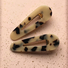 Load image into Gallery viewer, Light Tortoiseshell Hair Clip 2pk